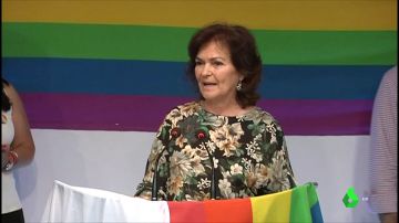 La vicepresidenta del Gobierno se dirige al colectivo LGTBI