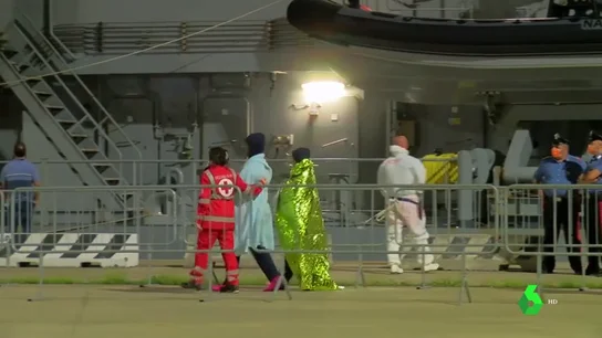 Momento en el que los migrantes llegan a la isla de Sicilia Momento en el que los migrantes llegan a la isla de Sicilia
