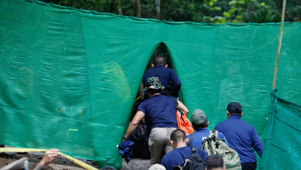 Operaciones de rescate en la cueva de Tailandia