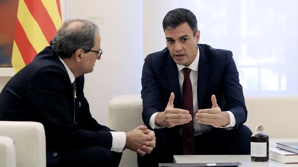 Pedro Sánchez durante su encuentro con Quim Torra