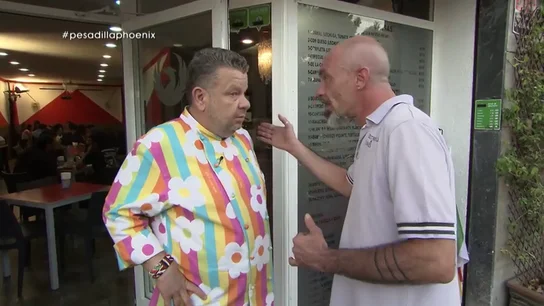 Alberto Chicote le increpa a un dueño enfadado en el restaurante 'Phoenix': "Eso no es ser como tú dices, yo fuera soy un crack" Alberto Chicote le increpa a un dueño enfadado en el restaurante 'Phoenix': "Eso no es ser como tú dices, yo fuera soy un crack"