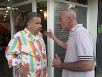 Alberto Chicote le increpa a un dueño enfadado en el restaurante 'Phoenix': "Eso no es ser como tú dices, yo fuera soy un crack" Alberto Chicote le increpa a un dueño enfadado en el restaurante 'Phoenix': "Eso no es ser como tú dices, yo fuera soy un crack"
