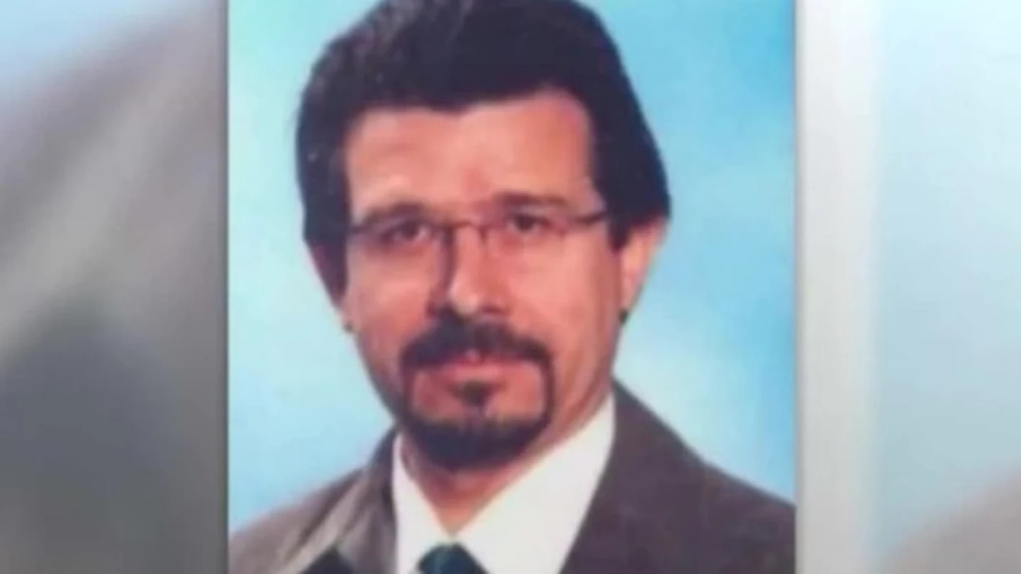Exprofesor del colegio Valdeluz Exprofesor del colegio Valdeluz