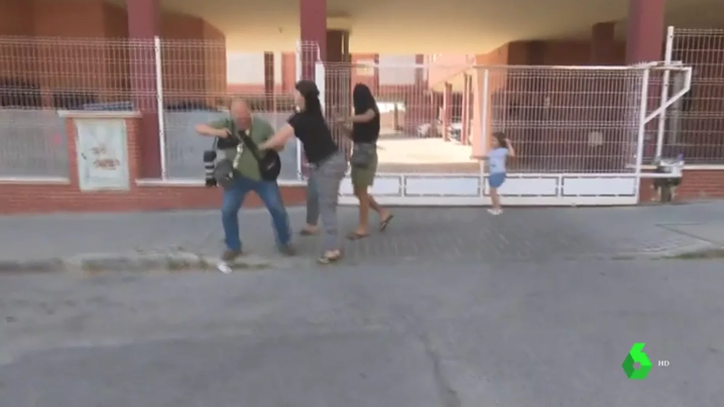 Trabajar toda una vida para comprar tu casa y que te la quiten agresivos 'okupas': el drama de un jubilado de Ciempozuelos Trabajar toda una vida para comprar tu casa y que te la quiten agresivos 'okupas': el drama de un jubilado de Ciempozuelos