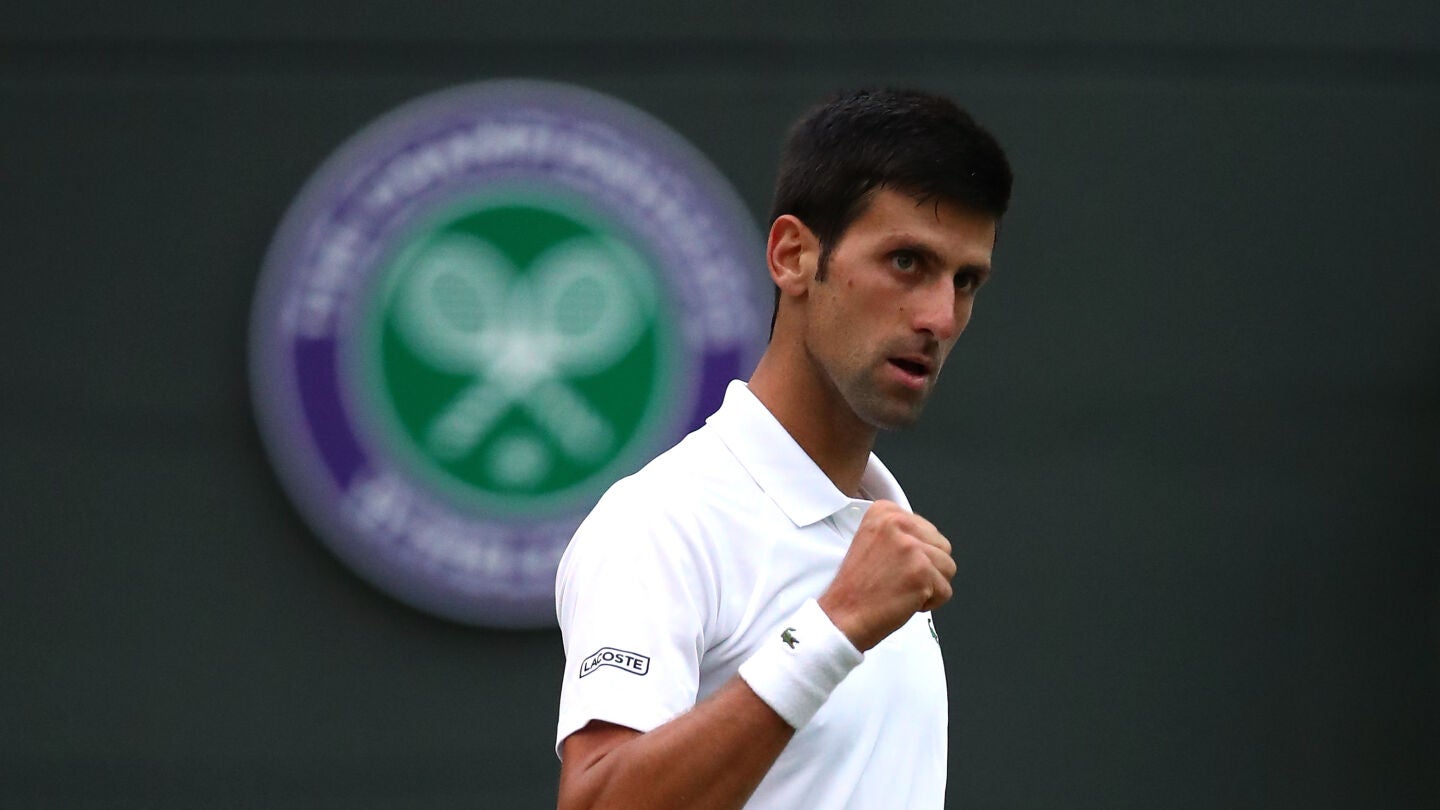Djokovic celebrando un punto ante Khachanov