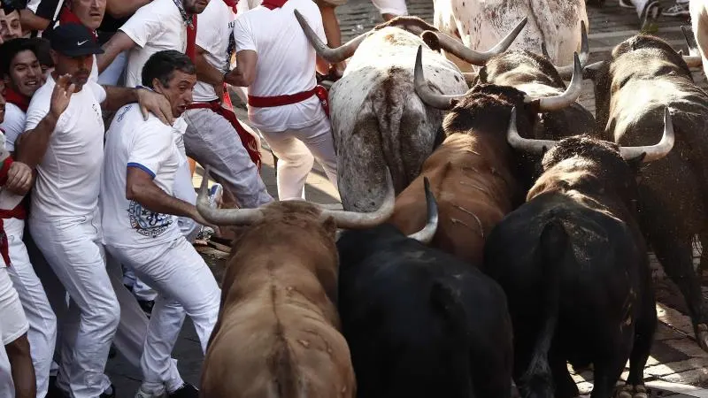 El cuarto encierro de los sanfermines, rápido y limpio con los Fuente Ymbro