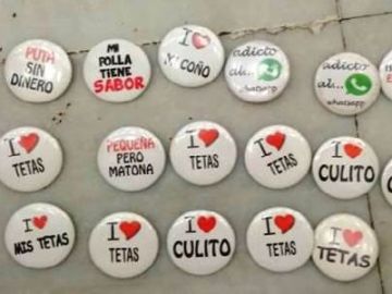 Chapas con mensajes machistas incautadas por la Policía Foral en los Sanfermines Chapas con mensajes machistas incautadas por la Policía Foral en los Sanfermines