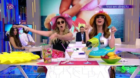 "Cuando llega el calor los pijos se evaporan": Cuqui y Puchi lo dan todo con la canción del verano que arrasa en Zapeando "Cuando llega el calor los pijos se evaporan": Cuqui y Puchi lo dan todo con la canción del verano que arrasa en Zapeando