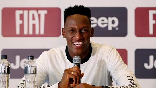 Yerry Mina, en un acto publicitario en Bogotá Yerry Mina, en un acto publicitario en Bogotá