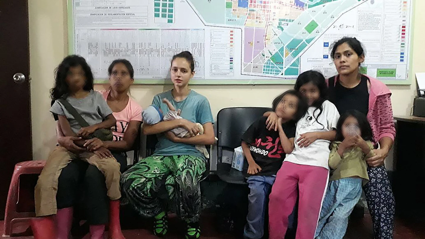 Las tres mujeres retenidas con sus hijos por Gnosis, entre ellas Patricia Aguilar Las tres mujeres retenidas con sus hijos, entre ellas Patricia Aguilar