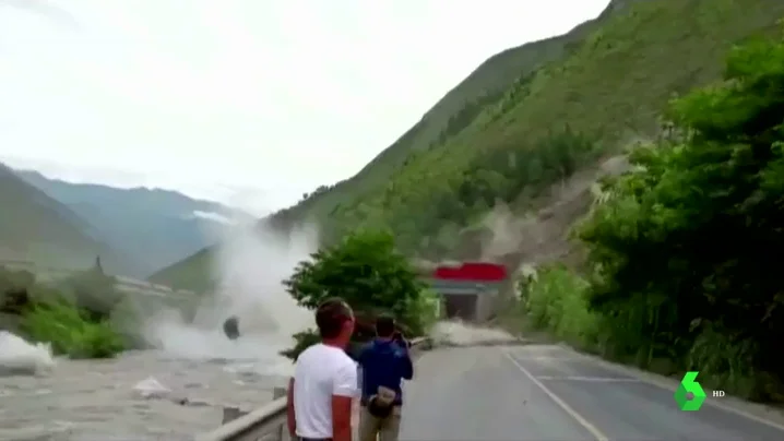 Espectacular corrimiento de tierras en China por tormentas