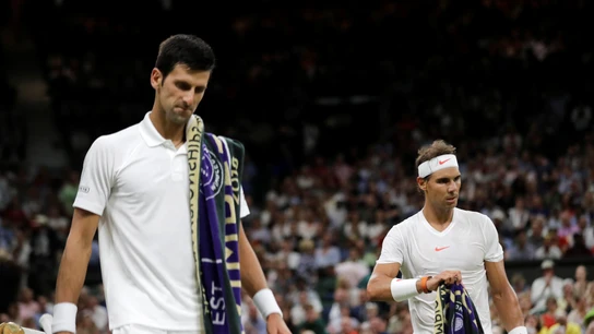 Djokovic y Nadal, en el pista central de Wimbledon Djokovic y Nadal, en el pista central de Wimbledon