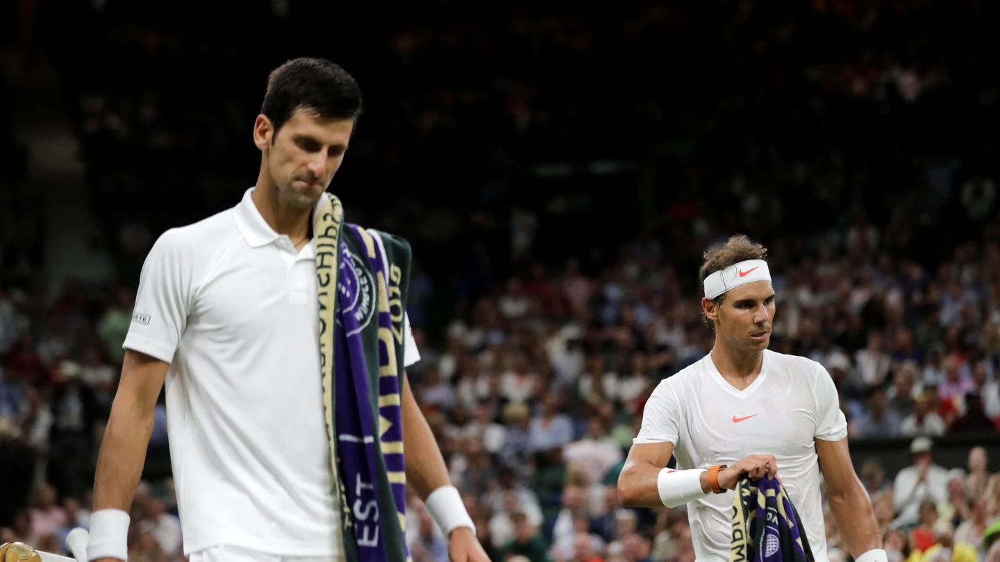 Djokovic y Nadal, en el pista central de Wimbledon Djokovic y Nadal, en el pista central de Wimbledon