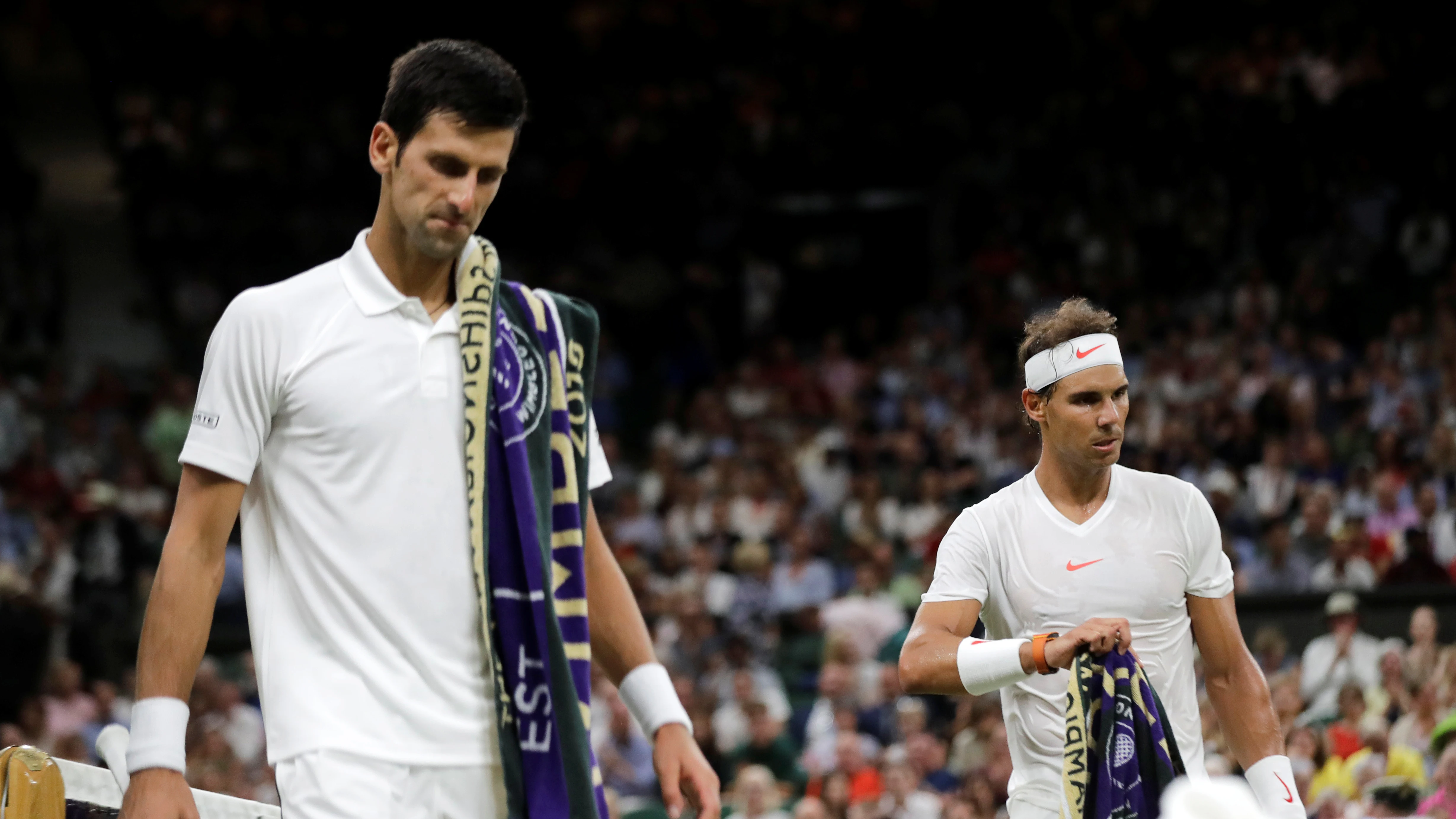 Djokovic y Nadal, en el pista central de Wimbledon