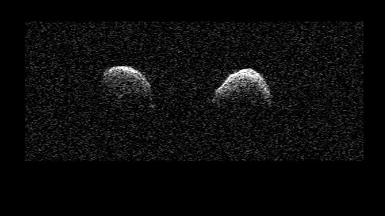 El asteroide 2017 YE5