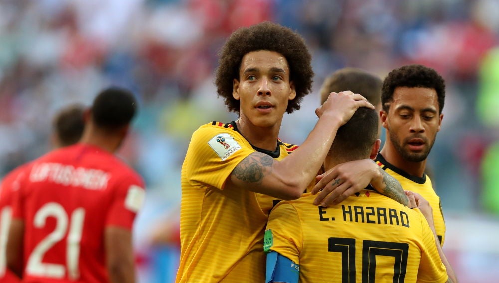 Hazard celebra su gol ante Inglaterra