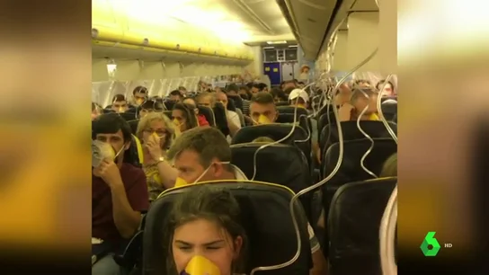 Pasajeros del vuelo de Ryanair que hizo un aterrizaje de emergencia en Alemania Pasajeros del vuelo de Ryanair que hizo un aterrizaje de emergencia en Alemania