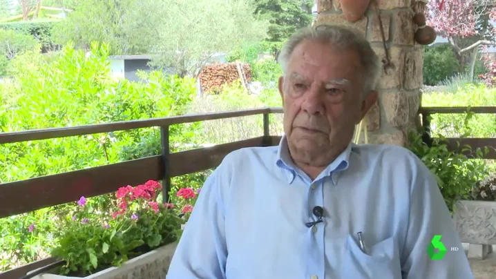 La herida de Julián, 80 años abierta por el franquismo: "Si encontrara a mi padre me iría con satisfacción al otro lado" La herida de Julián, 80 años abierta por el franquismo: "Si encontrara a mi padre me iría con satisfacción al otro lado"