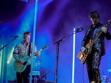 La banda estadounidense "Queens of the Stone Age", durante el concierto de la última jornada del festival Mad Cool La banda estadounidense "Queens of the Stone Age", durante el concierto de la última jornada del festival Mad Cool