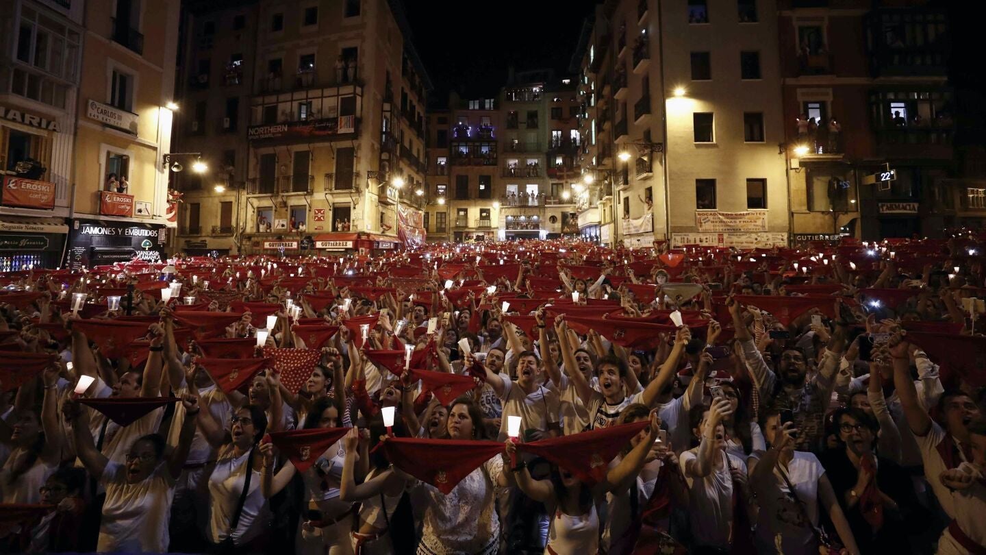 Miles de personas han despedido hoy en las calles de Pamplona los Sanfermines de 2018