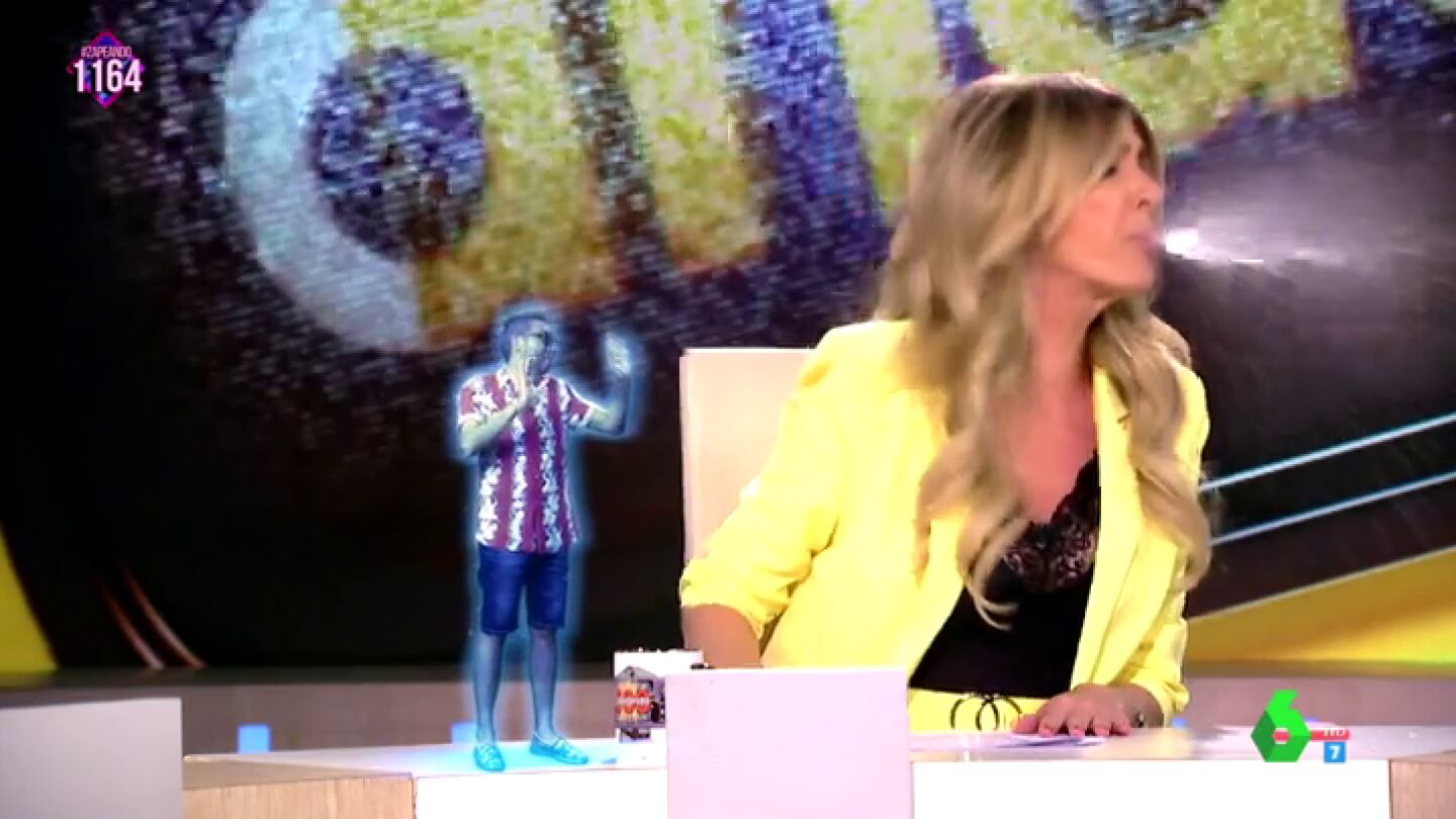 La 'novatada' de Frank Blanco a Anna Simon que termina con la presentadora escupiendo en pleno directo: "&iexcl;Qu&eacute; pringada eres!"