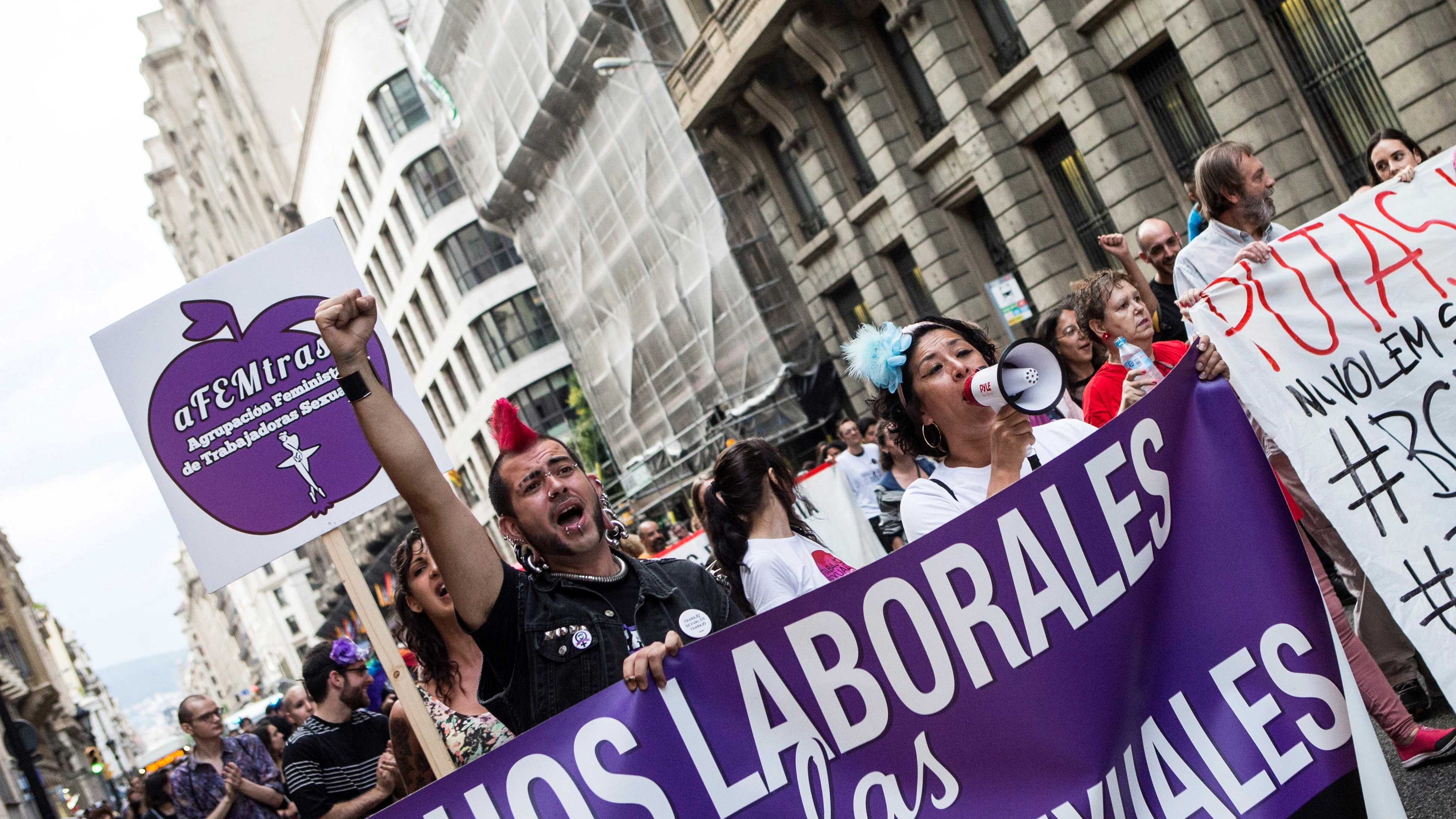 Imagen de archivo de una manifestación de colectivos feministas y de trabajadoras sexuales en Barcelona.