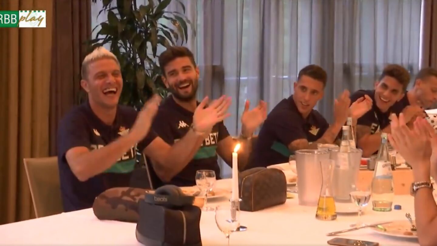 Joaqu&iacute;n celebra su cumplea&ntilde;os con la plantilla