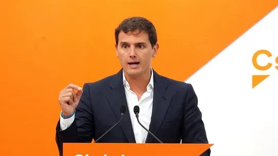 Albert Rivera en rueda de prensa Albert Rivera en rueda de prensa