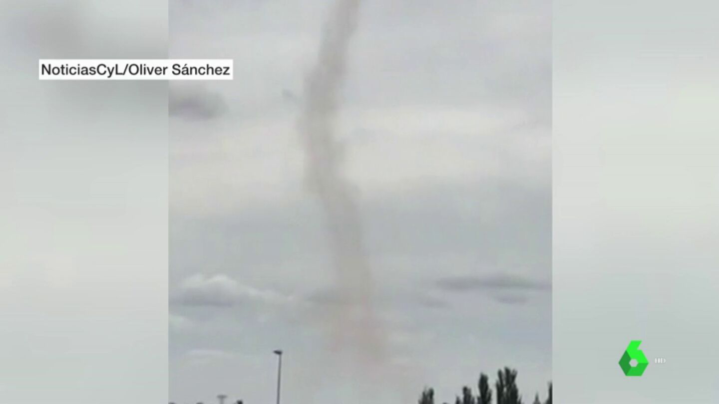 Espectacular tornado en la localidad salmantina de Carbajosa de la Sagrada