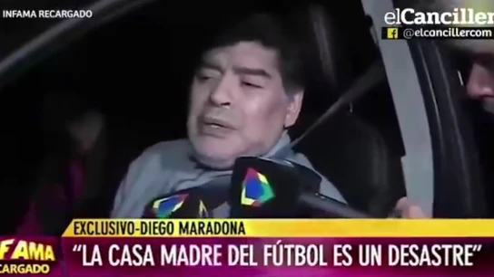 Maradona atiende a un medio argentino Maradona atiende a un medio argentino