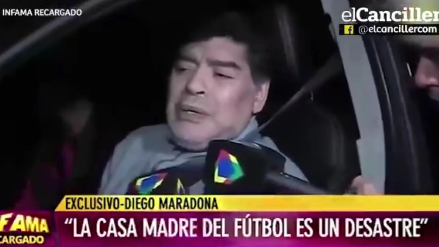 Maradona atiende a un medio argentino Maradona atiende a un medio argentino