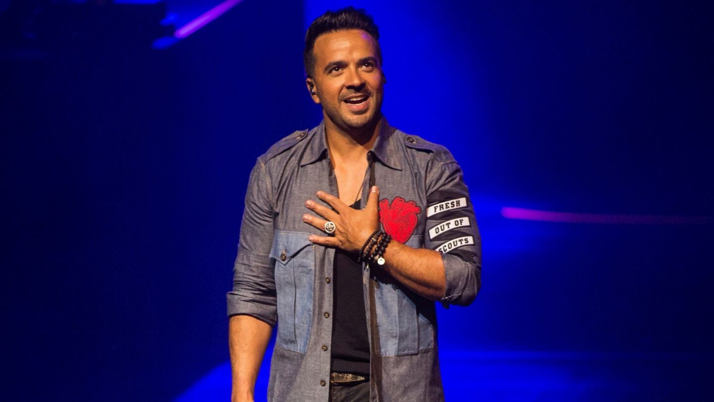 El cantante puertorrique&ntilde;o Luis Fonsi durante su actuaci&oacute;n en el Gran Teatre del Liceu de Barcelona.