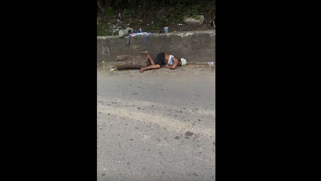 Foto De Valentina Desangrada En El Suelo