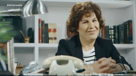  Joaqu&iacute;n Reyes da vida a Soraya S&aacute;enz de Santamar&iacute;a