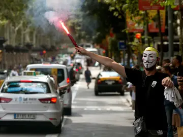 Taxistas de toda España se manifiestan por las calles de Barcelona. Taxistas de toda España se manifiestan por las calles de Barcelona.