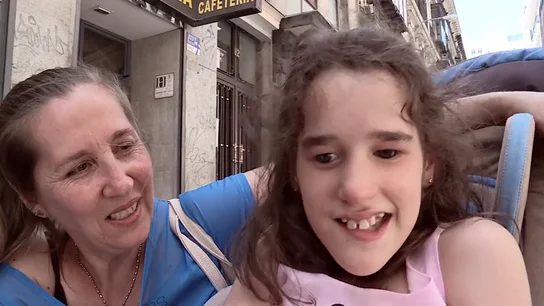 Shamira, la niña asturiana con una enfermedad rara que Alejandro Guerra utilizó para su última estafa Shamira, la niña asturiana con una enfermedad rara que Alejandro Guerra utilizó para su última estafa
