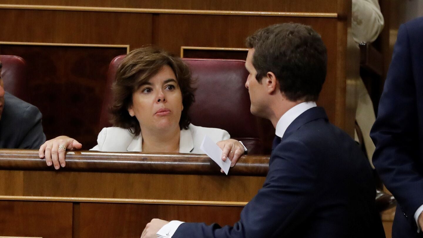 El presidente del PP, Pablo Casado, y la exvicepresidenta del Gobierno Soraya Sa&eacute;nz de Santamar&iacute;a