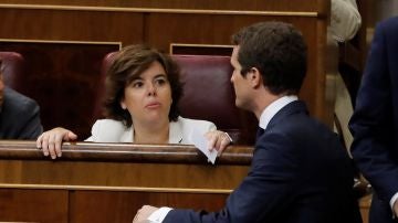 El presidente del PP, Pablo Casado, y la exvicepresidenta del Gobierno Soraya Saénz de Santamaría