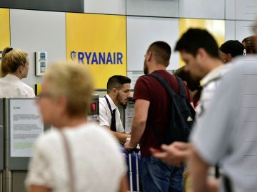 Mostradores de facturación de Ryanair Mostradores de facturación de Ryanair