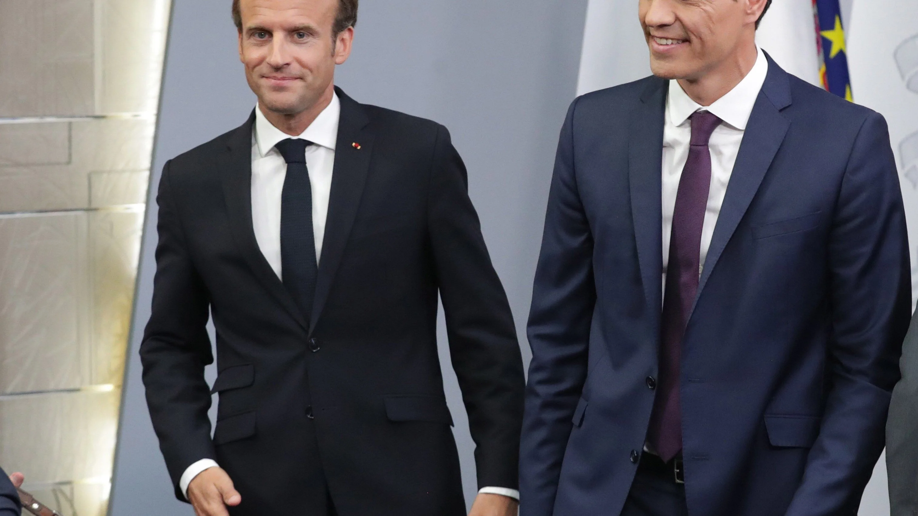  El presidente del Gobierno, Pedro Sánchez, junto a Macron