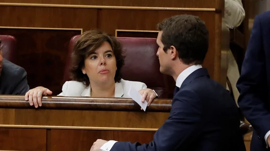 Soraya Sáenz de Santamaría y Pablo Casado en el Congreso