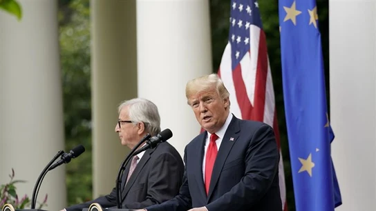 Juncker y Donald Trump ante los medios Juncker y Donald Trump ante los medios