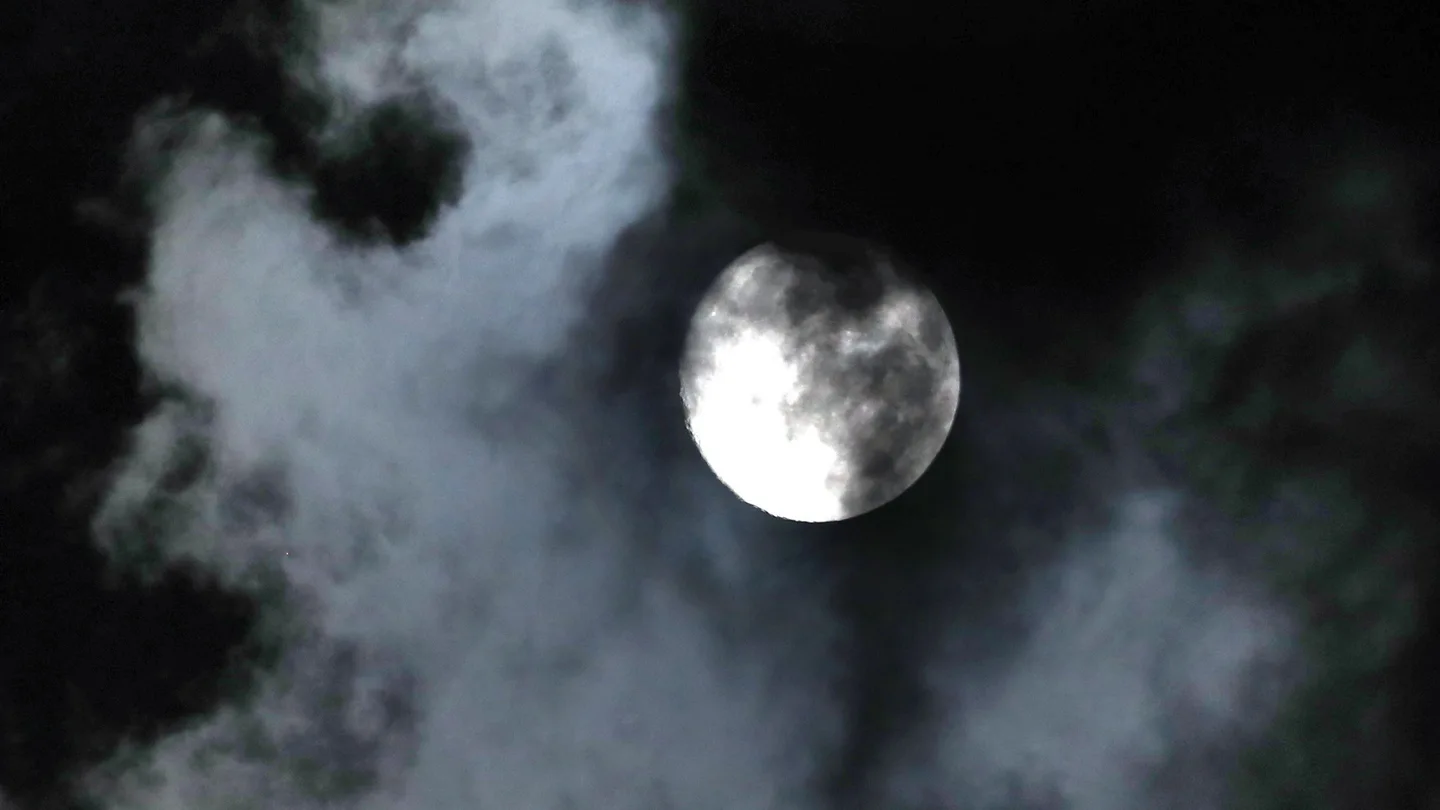 Luna llena en Belgrado (26-07-2018) Luna llena en el cielo de Belgrado (Serbia)