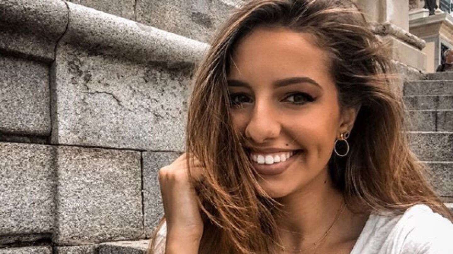 Luna Serrat.