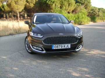 Ford Mondeo Vignale Hybrid