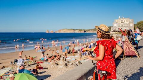 Los mejores lugares para practicar surf, paddle-surf o buceo en la costa vasco-francesa