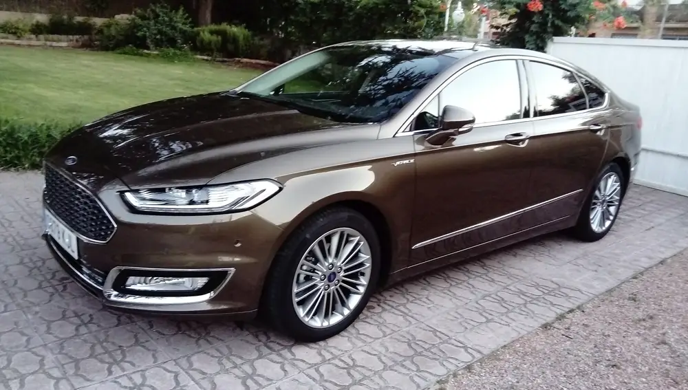 Ford Mondeo Vignale Hybrid