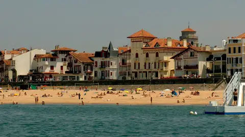 San Juan de Luz Los mejores lugares para practicar surf, paddle-surf o buceo en la costa vasco-francesa