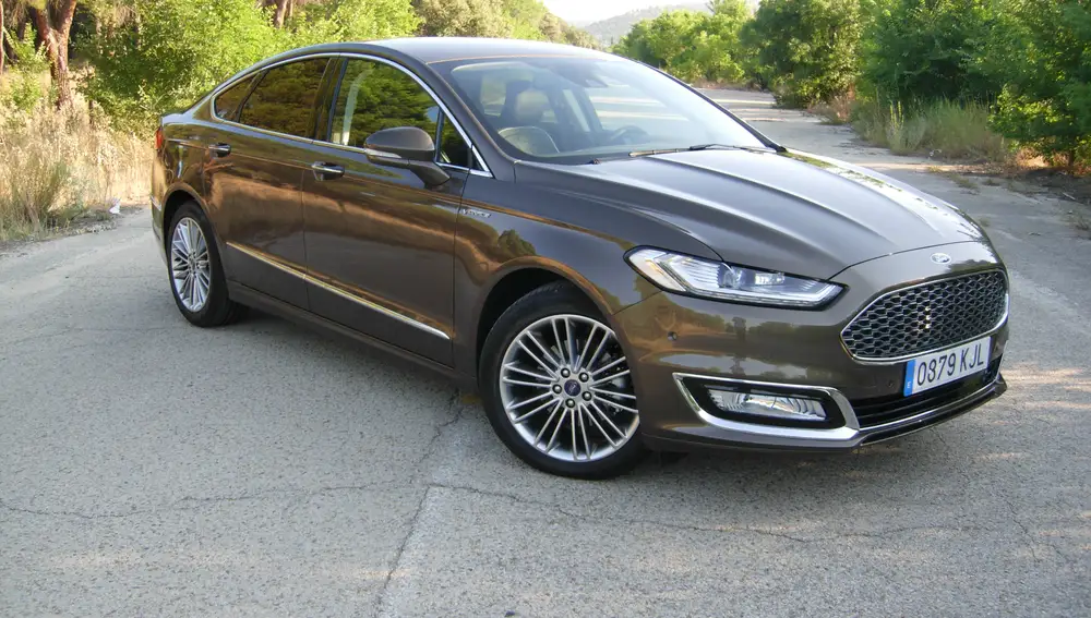 Ford Mondeo Vignale Hybrid