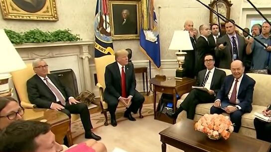 Donald Trump comparece en la Casa Blanca